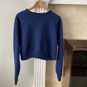 Nike dry fit cropped crew